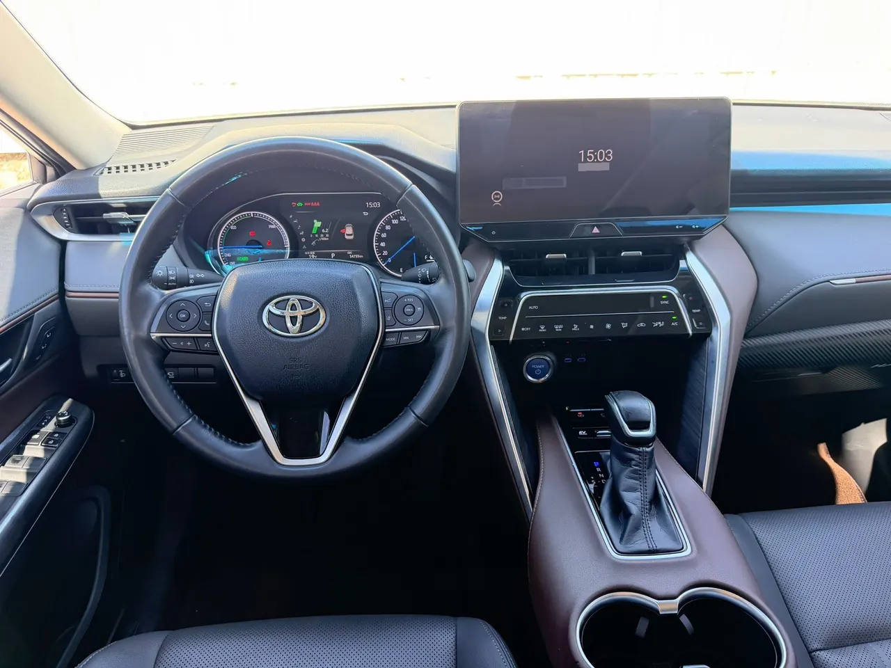 Toyota 2022 LingFang Dual Engine 2.5 Stepless Four-wheel Drive Premium Edition Automatic Gear 8
