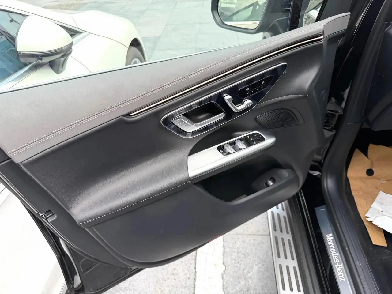 Mercedes Benz 2024 EQE SUV 500 4MATIC EQE SUV 500 4MATIC Deluxe Edition Automatic 3