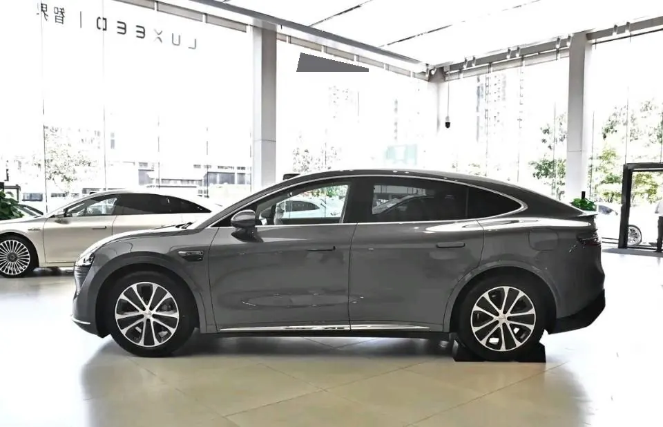 Intellectual 2024 R 7 802km Max Automatic Gear 2