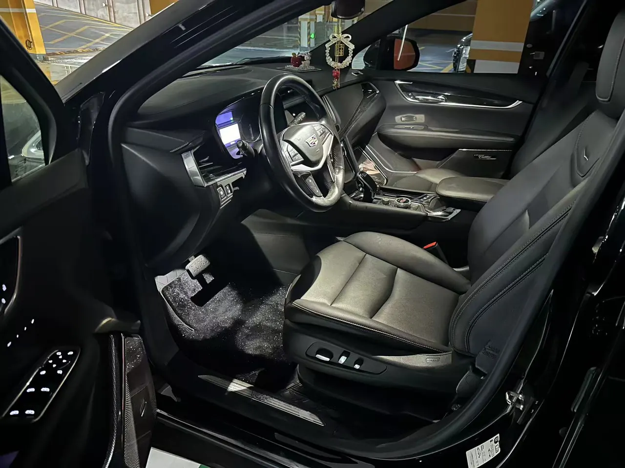 Cadillac 2022 XT5 48V 2.0T Two-Drive Luxury Automatic Gear 3