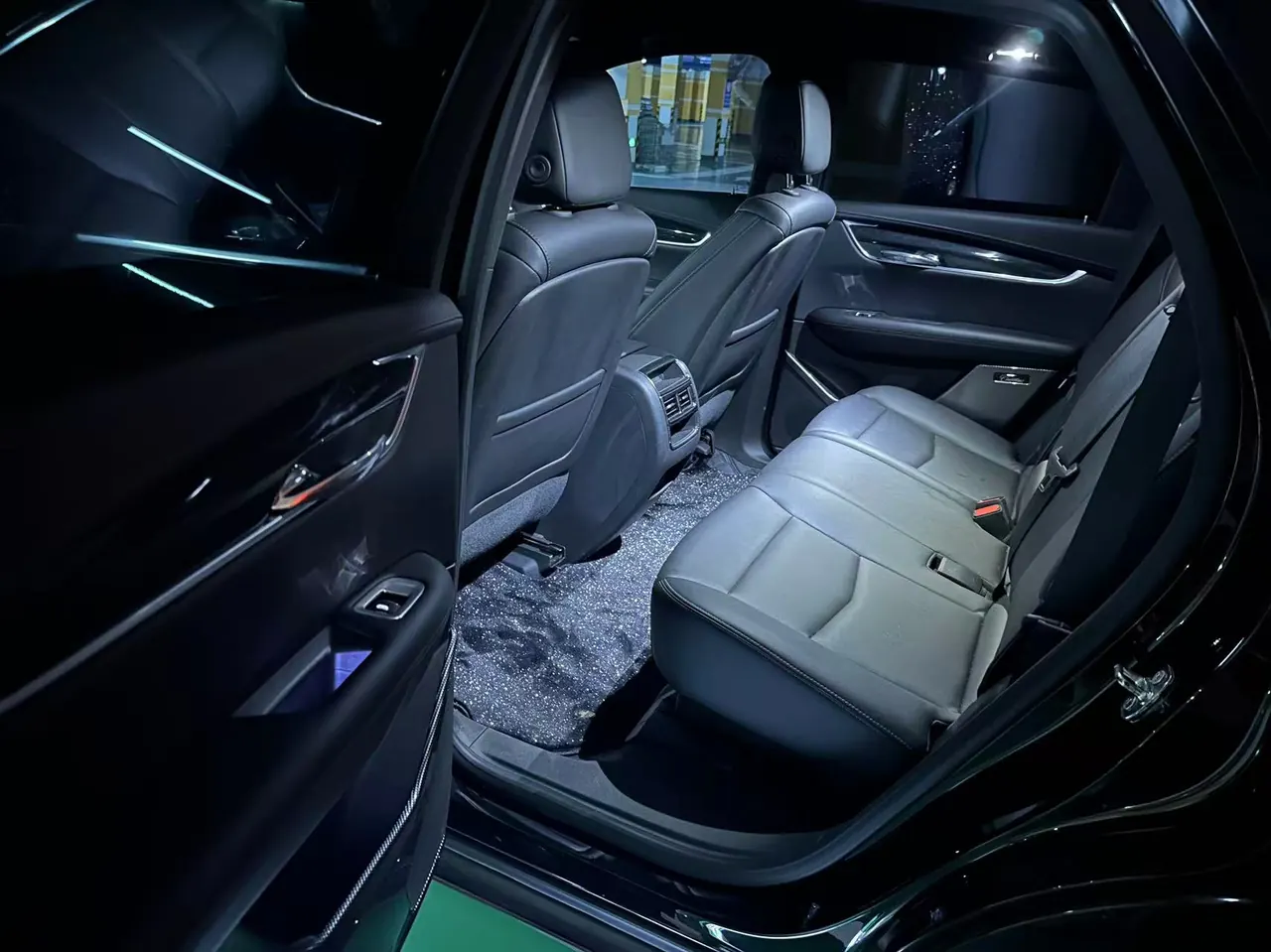 Cadillac 2022 XT5 48V 2.0T Two-Drive Luxury Automatic Gear 4