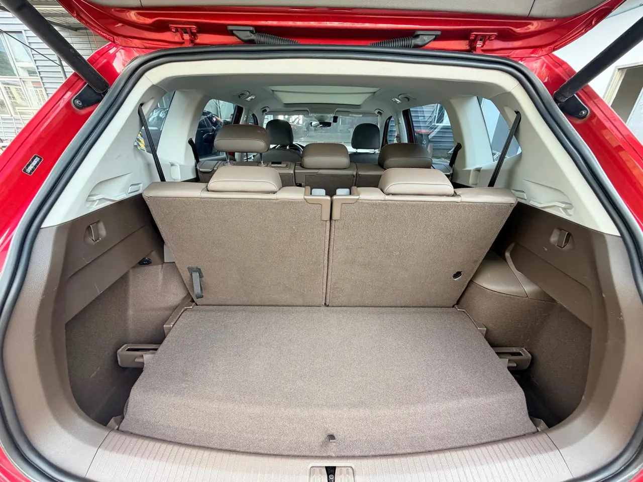 Volkswagen 2022 Tiguan L R-Line 2.0TSI 380TSI Four-wheel Drive R-Line Flagship 7-seat Automatic Gear 10