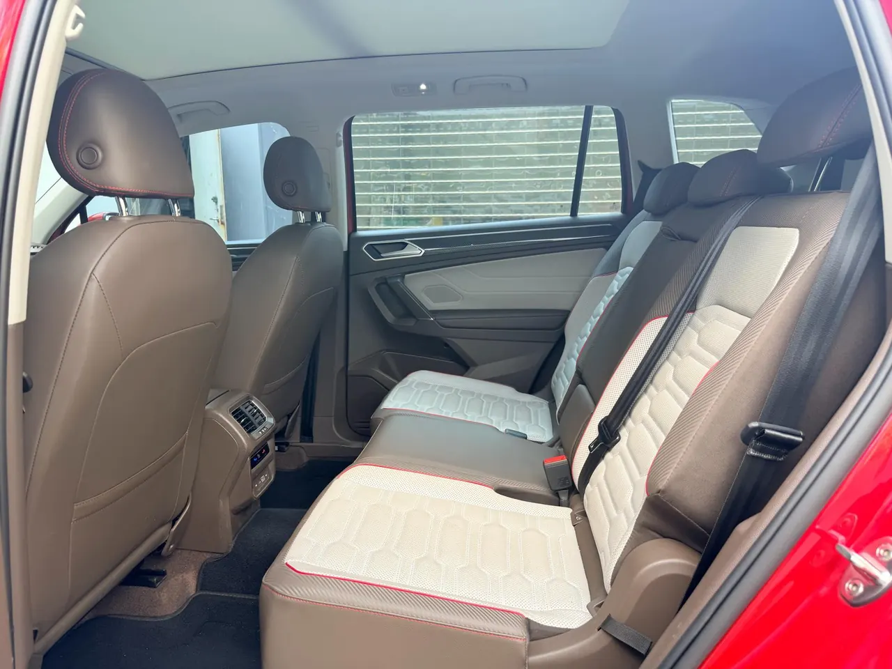 Volkswagen 2022 Tiguan L R-Line 2.0TSI 380TSI Four-wheel Drive R-Line Flagship 7-seat Automatic Gear 8