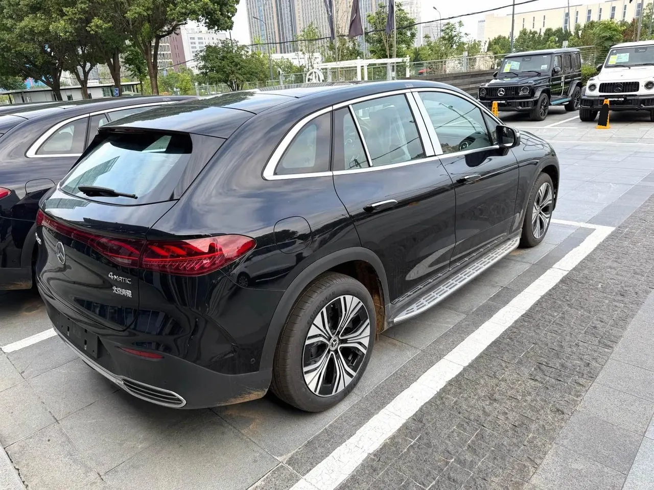 Mercedes Benz 2024 EQE SUV 500 4MATIC EQE SUV 500 4MATIC Deluxe Edition Automatic 6