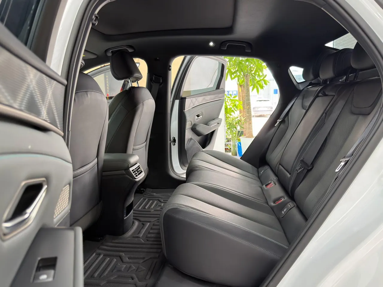 BYD 2024 Qin L DM-i 1.5 stepless 120KM Exceed automatic gear 11