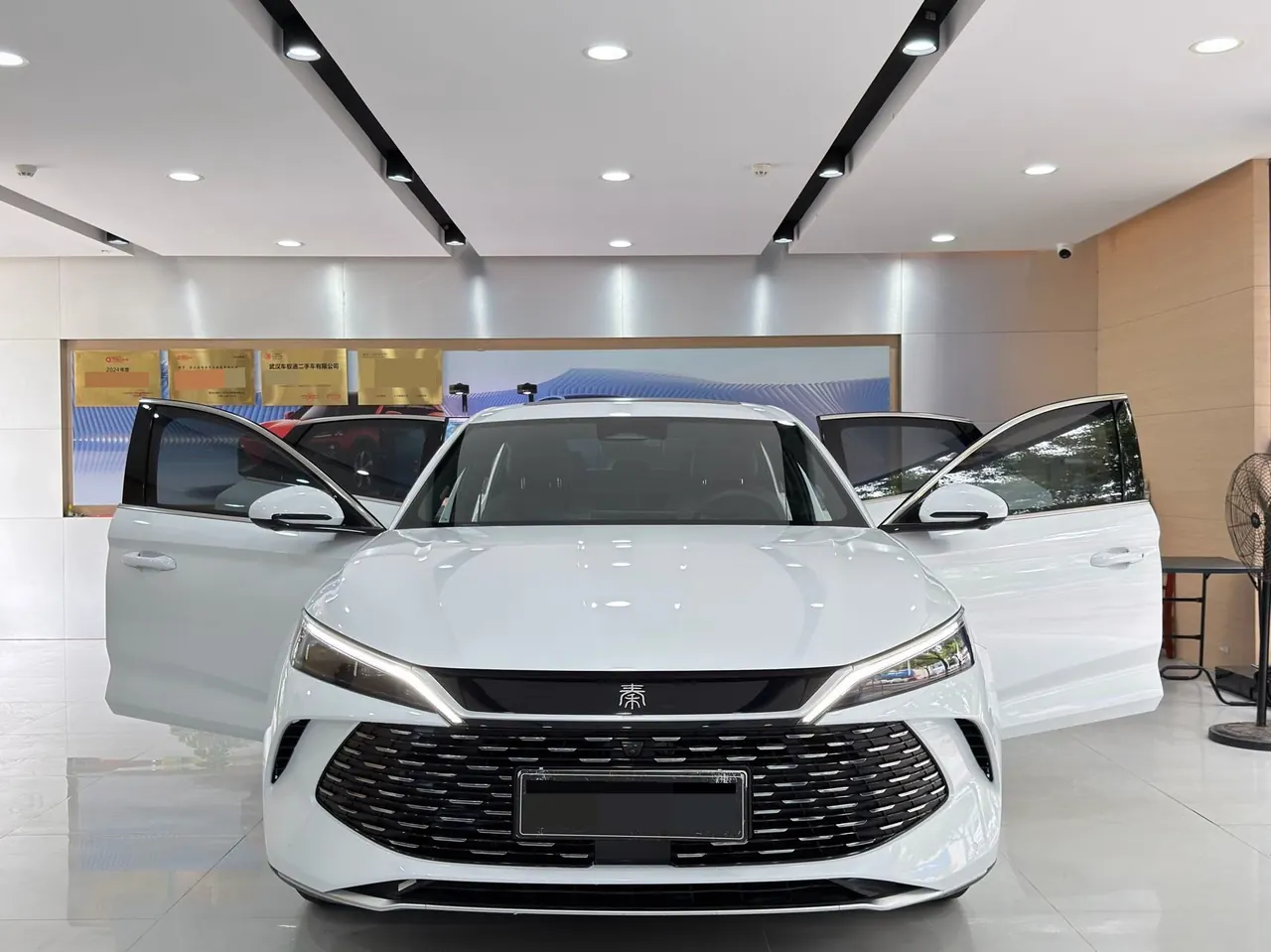 BYD 2024 Qin L DM-i 1.5 stepless 120KM Exceed automatic gear 16