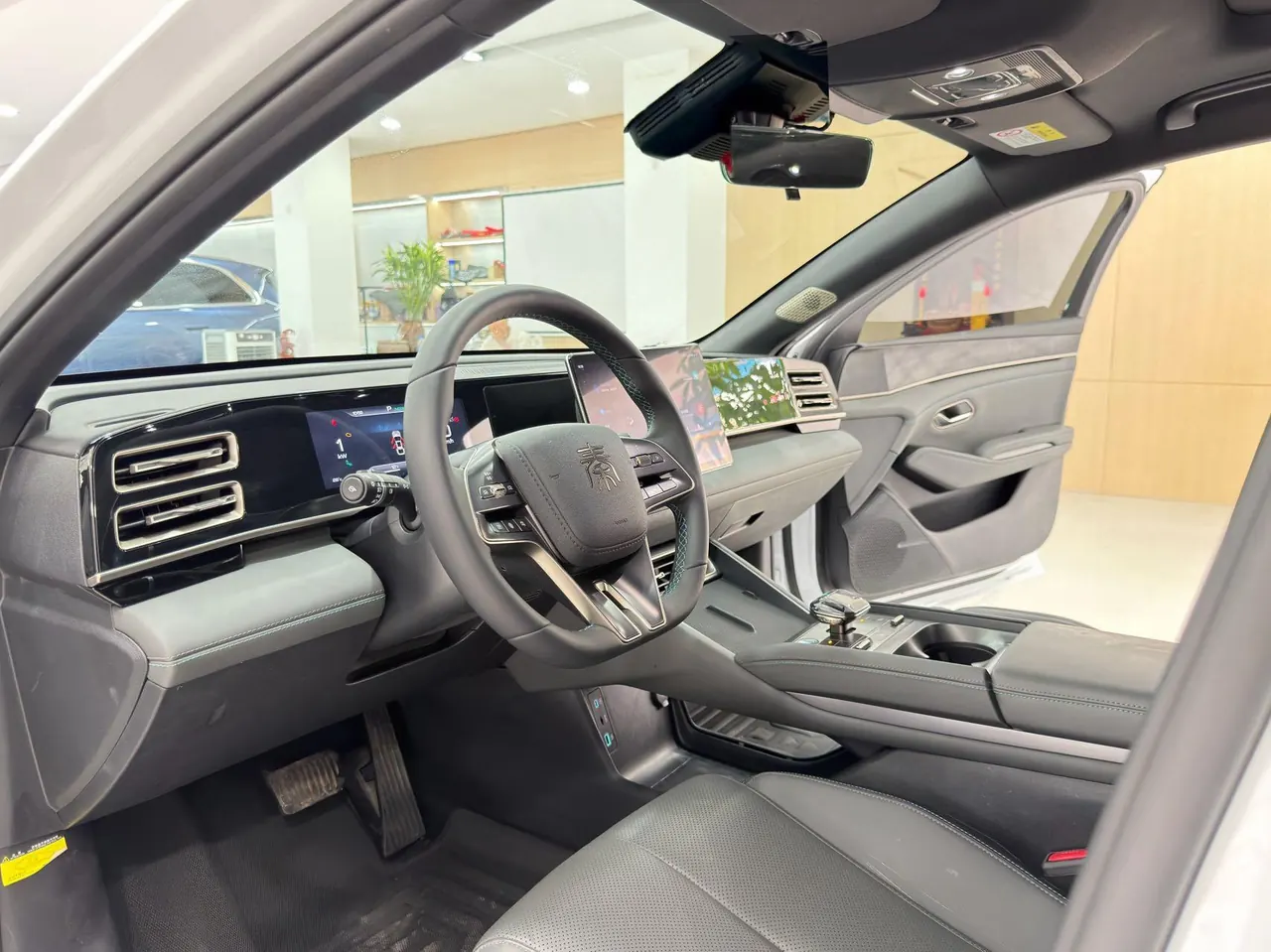 BYD 2024 Qin L DM-i 1.5 stepless 120KM Exceed automatic gear 4