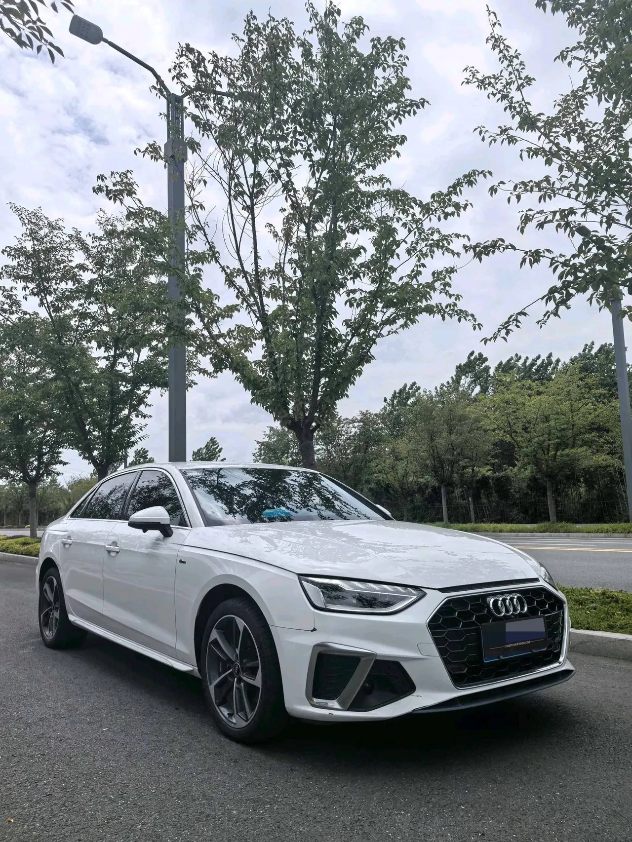 Audi 2021 A4L 2.0TFSI 40TFSI into the life version of the automatic gear 2