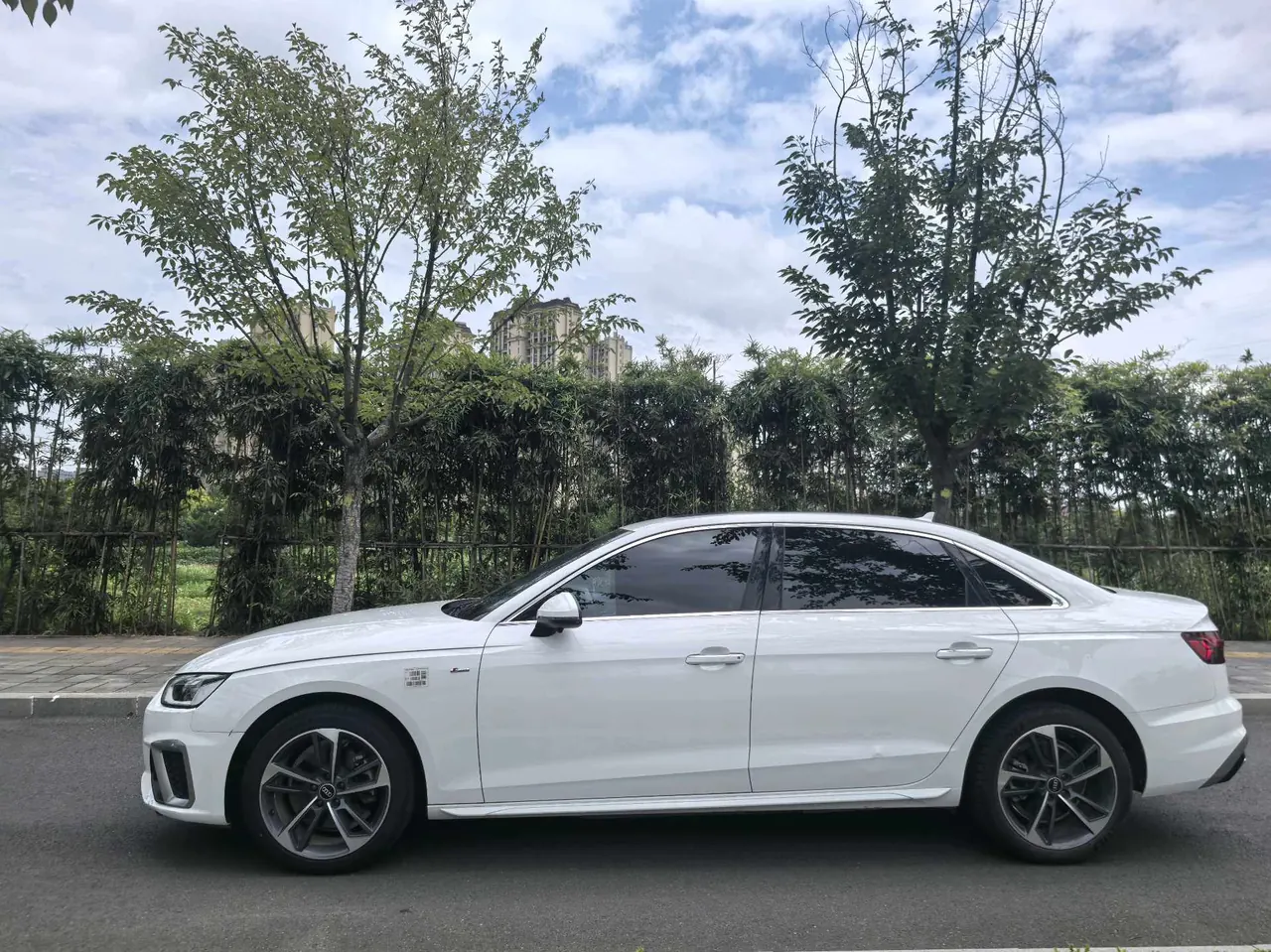 Audi 2021 A4L 2.0TFSI 40TFSI into the life version of the automatic gear 4