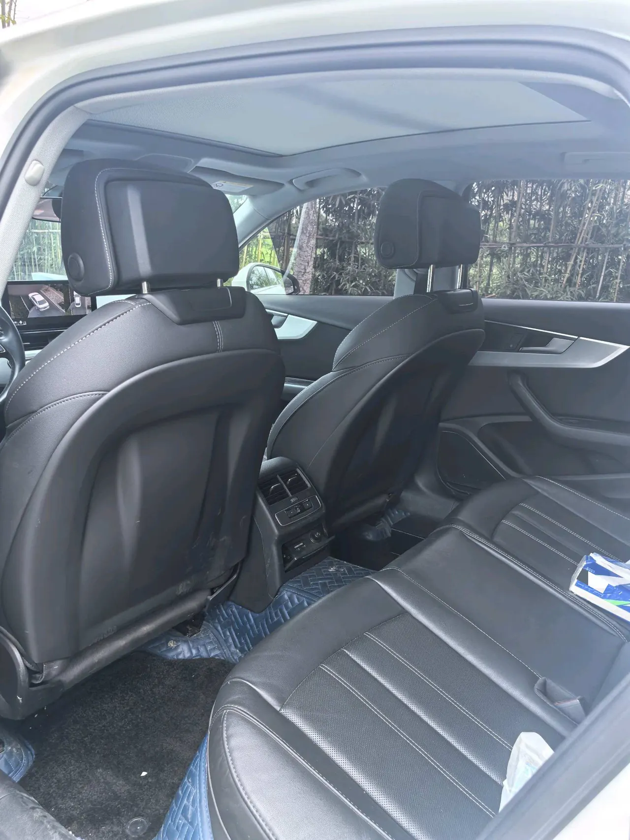 Audi 2021 A4L 2.0TFSI 40TFSI into the life version of the automatic gear 6