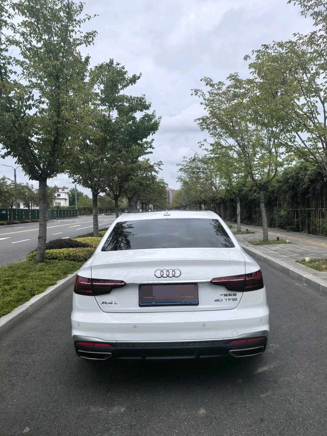 Audi 2021 A4L 2.0TFSI 40TFSI into the life version of the automatic gear 7