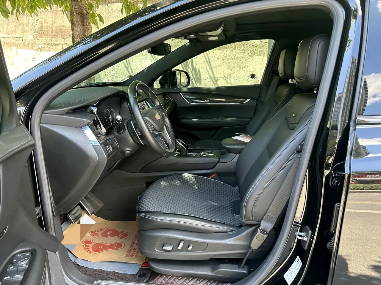 Cadillac 2022 XT5 48V 2.0T 4-wheel drive luxury (hummingbird version) automatic gear 4