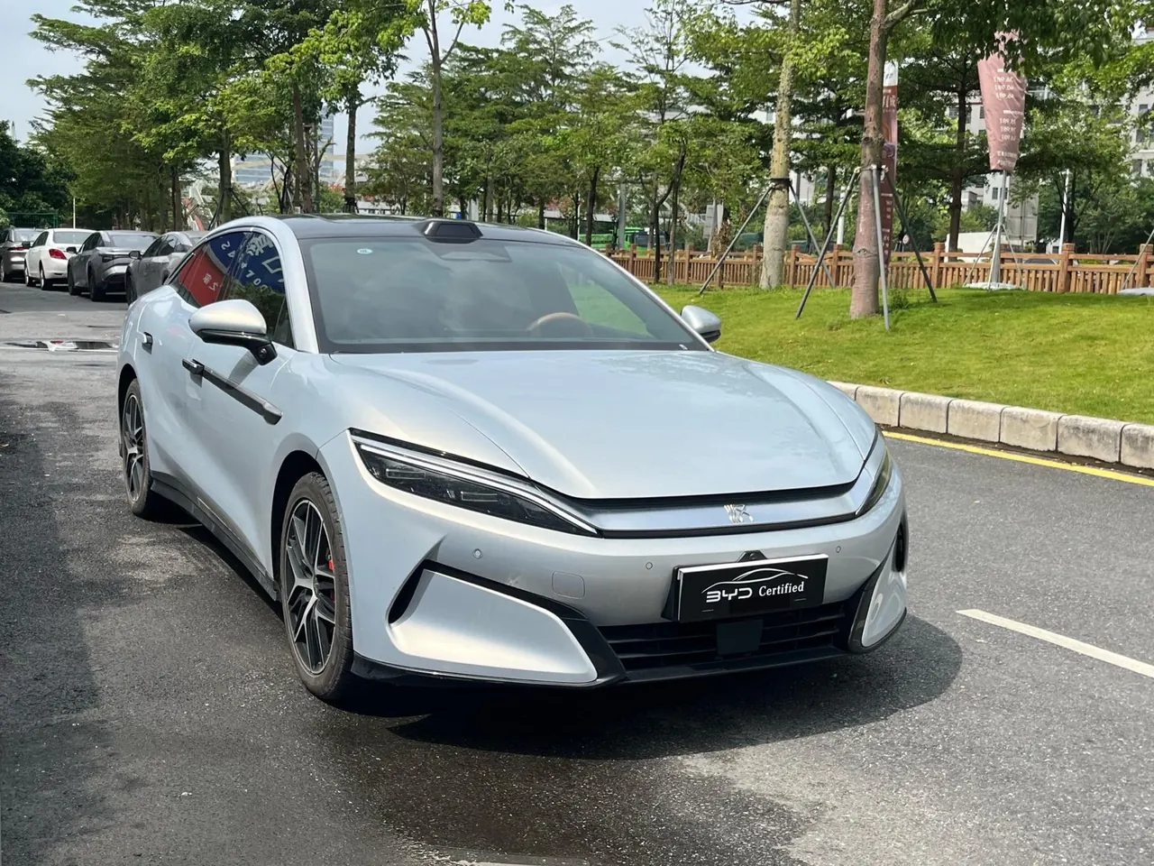 BYD 2025 Han L EV four-wheel drive laser Radar flagship automatic gear 3