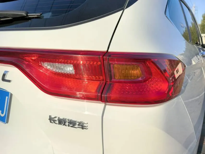 Haval 2021 M6 PLUS 1.5T Luxury Smart Joint Automatic Gear 16