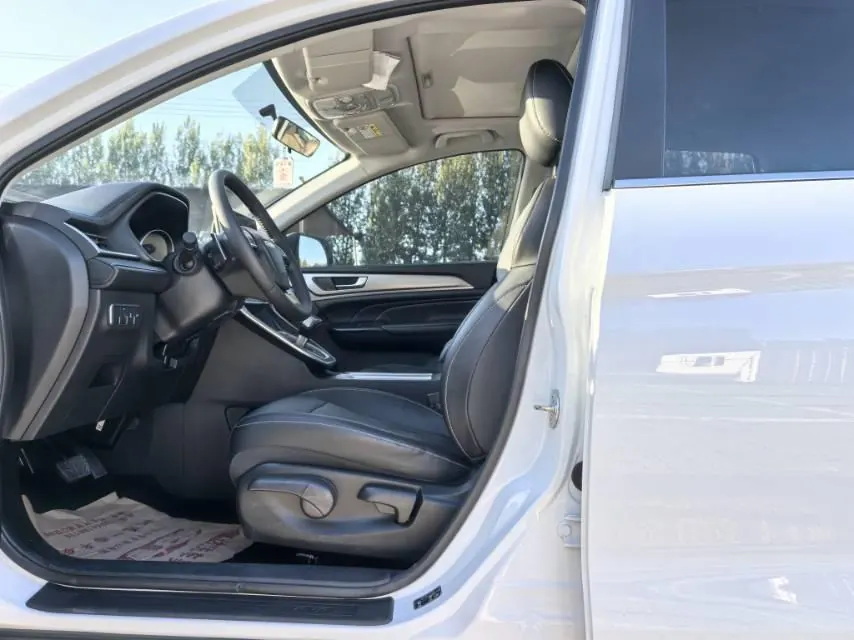 Haval 2021 M6 PLUS 1.5T Luxury Smart Joint Automatic Gear 4