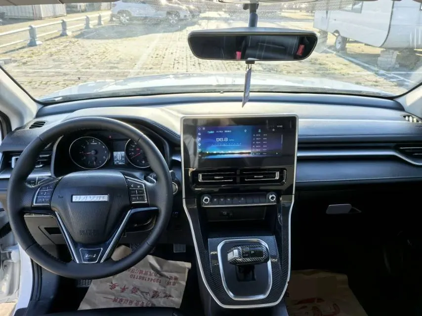 Haval 2021 M6 PLUS 1.5T Luxury Smart Joint Automatic Gear 5