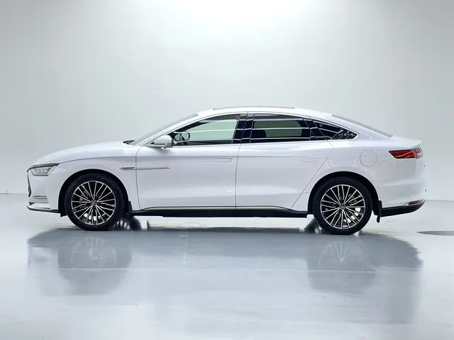 BYD 2020 Han DM 2.0T four-wheel drive performance version luxury automatic gear 3