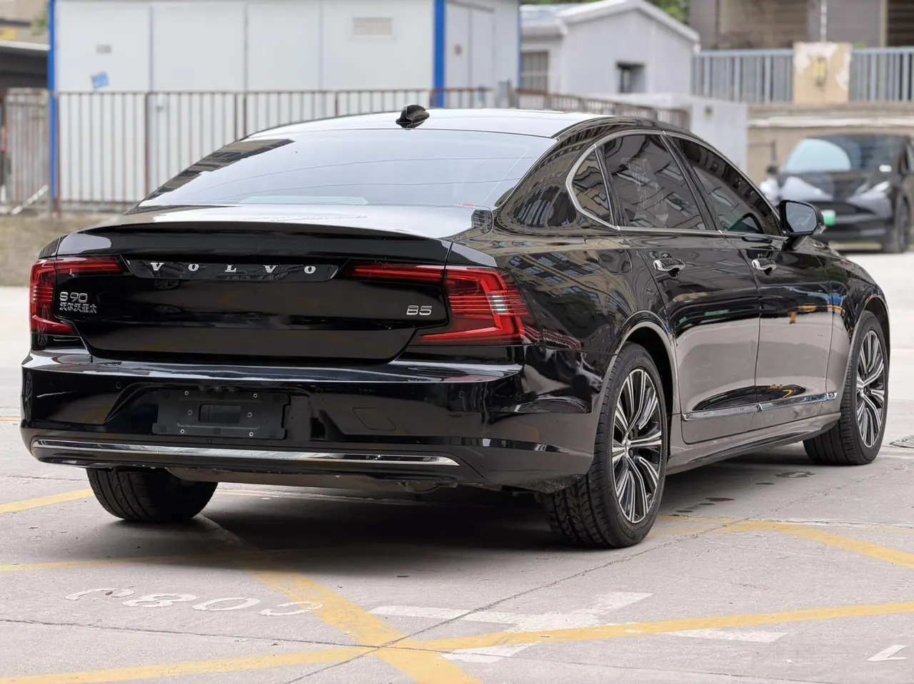 Volvo 2021 S90 48V 2.0T B5 Zhiyi Deluxe Edition Automatic Gear 5