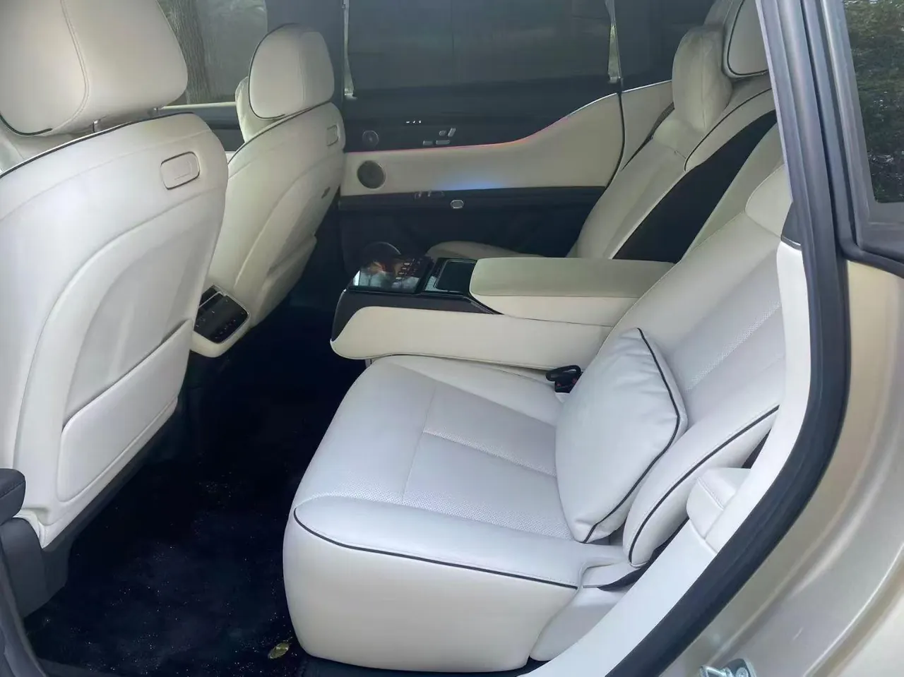 Luxeed 2024 S9 Ultra 4-wheel drive flagship automatic gear 4