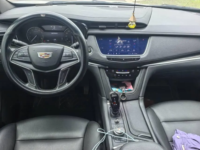 Cadillac 2021 XT5 2.0T 28T Luxury Automatic Gear 4