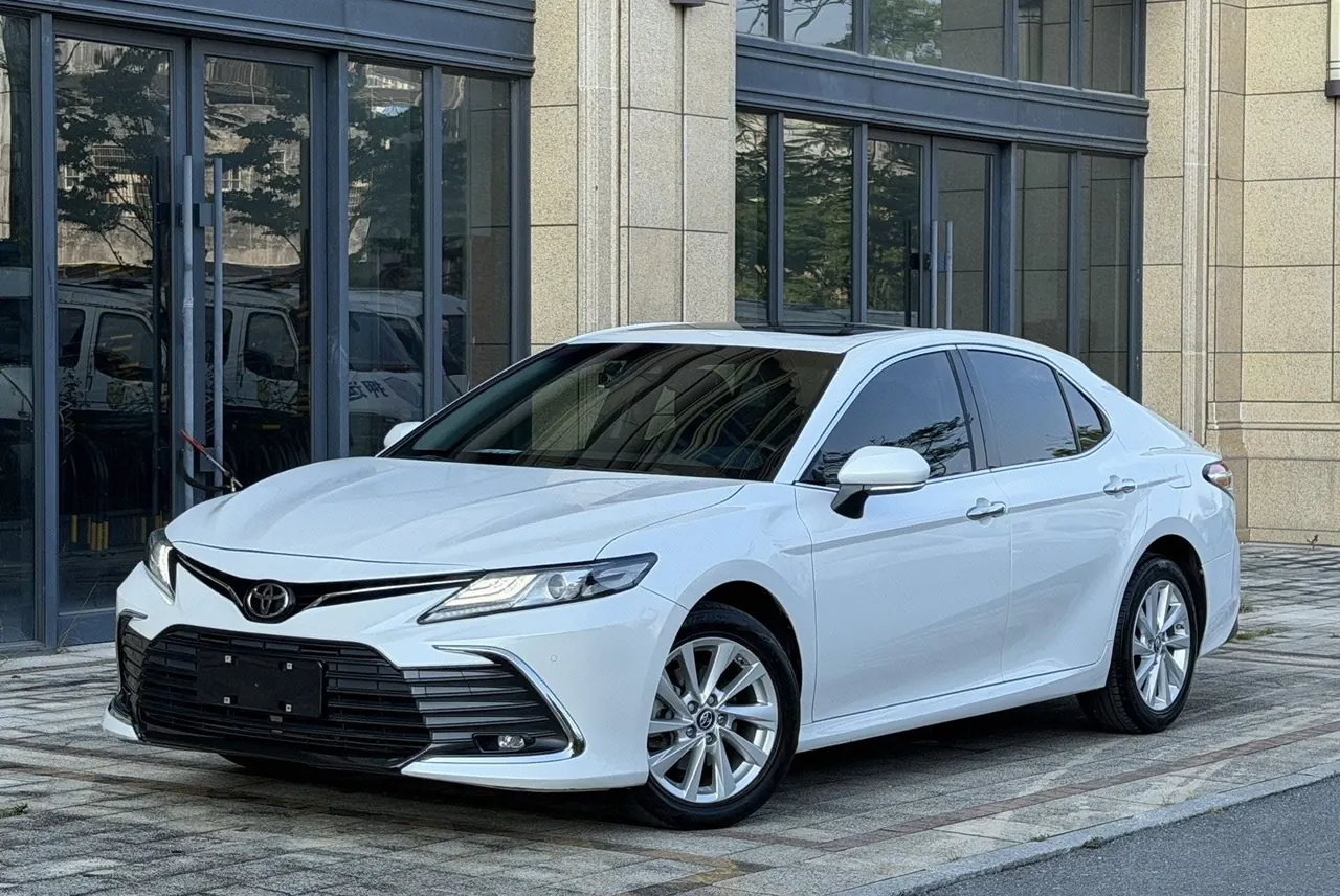 Open image lightbox: Toyota 2023 Camry 2.0G Stepless Deluxe Edition Automatic Gear