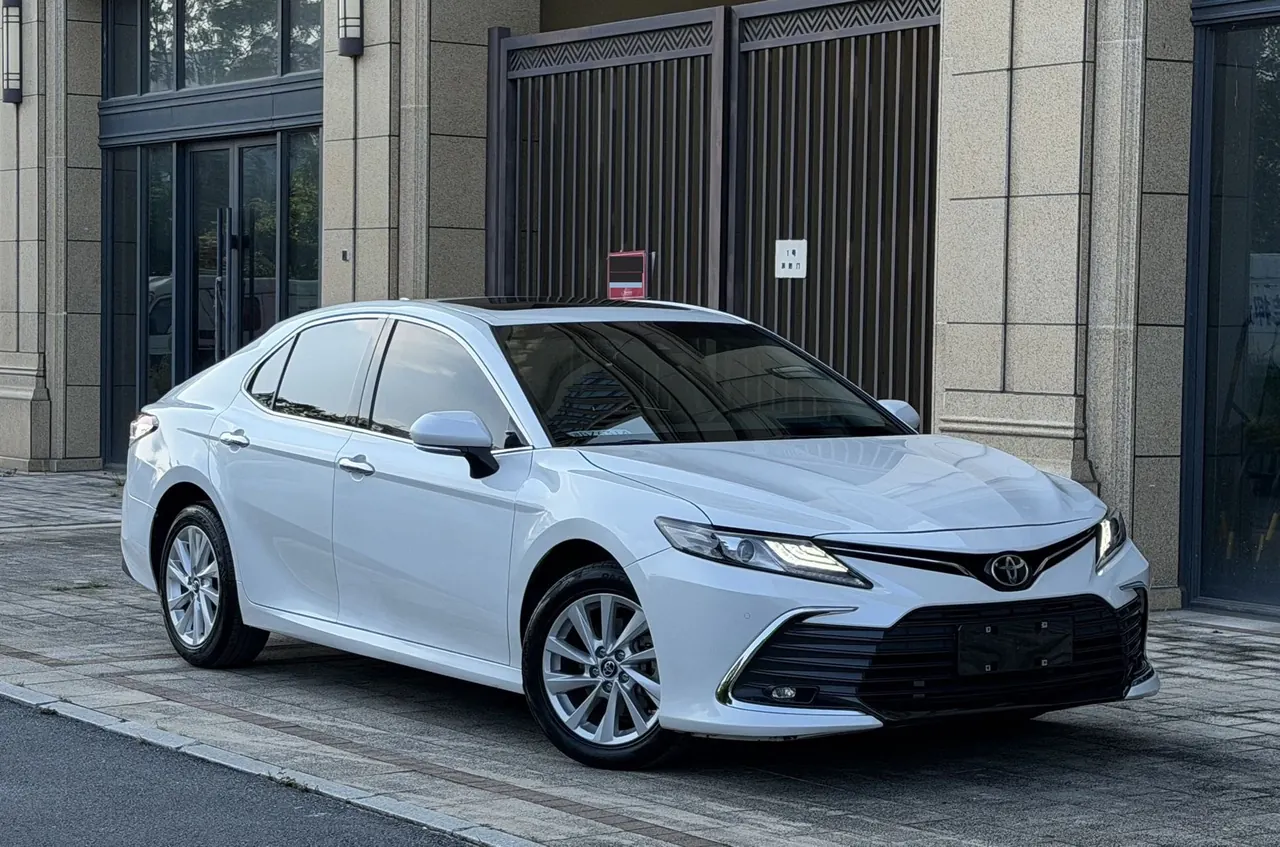 Toyota 2023 Camry 2.0G Stepless Deluxe Edition Automatic Gear 2