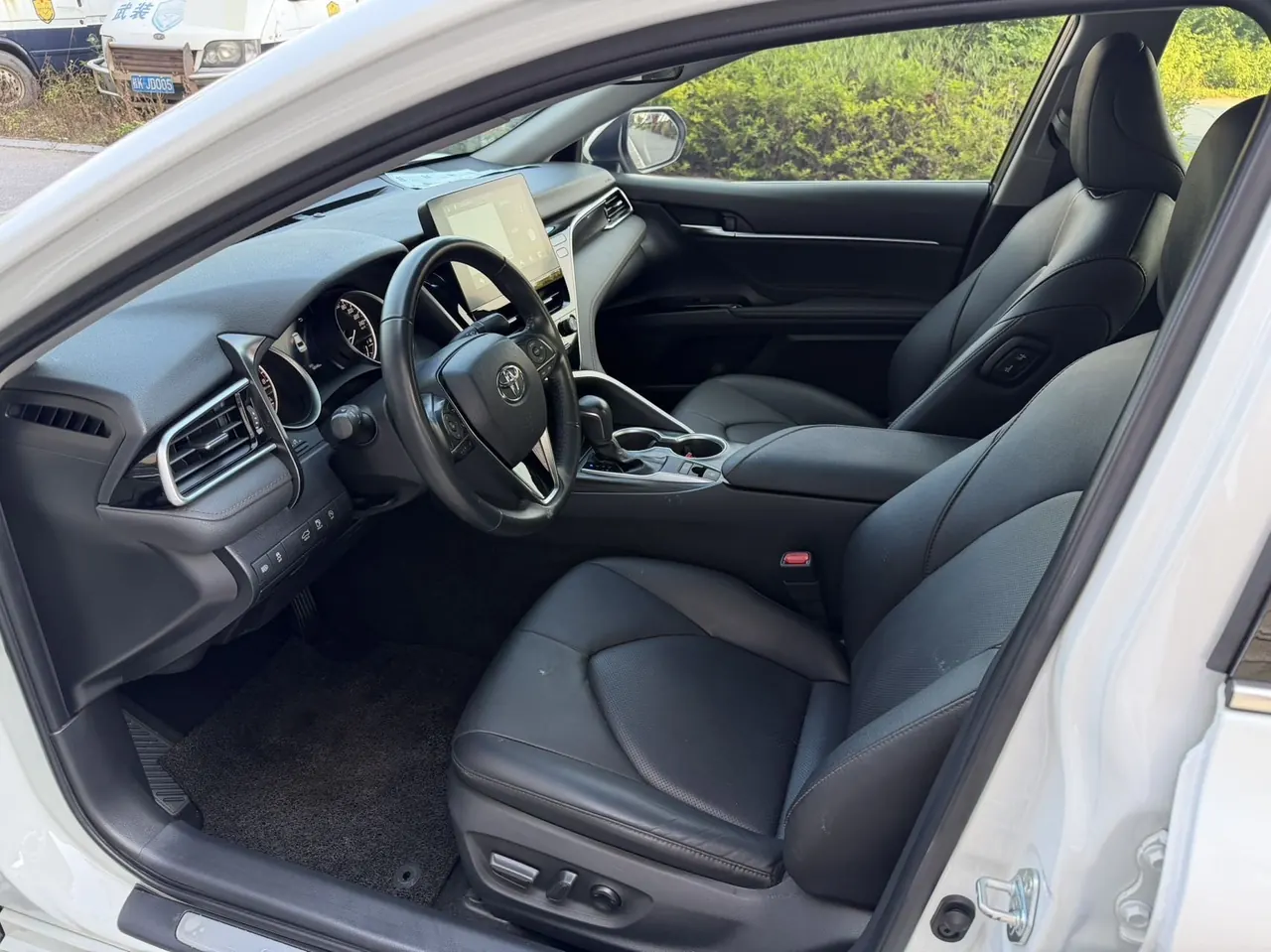 Toyota 2023 Camry 2.0G Stepless Deluxe Edition Automatic Gear 4