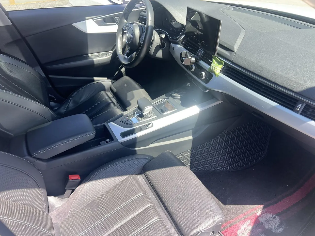 Audi 2020 A4L 2.0TFSI 40TFSI Deluxe Dynamic Automatic 5