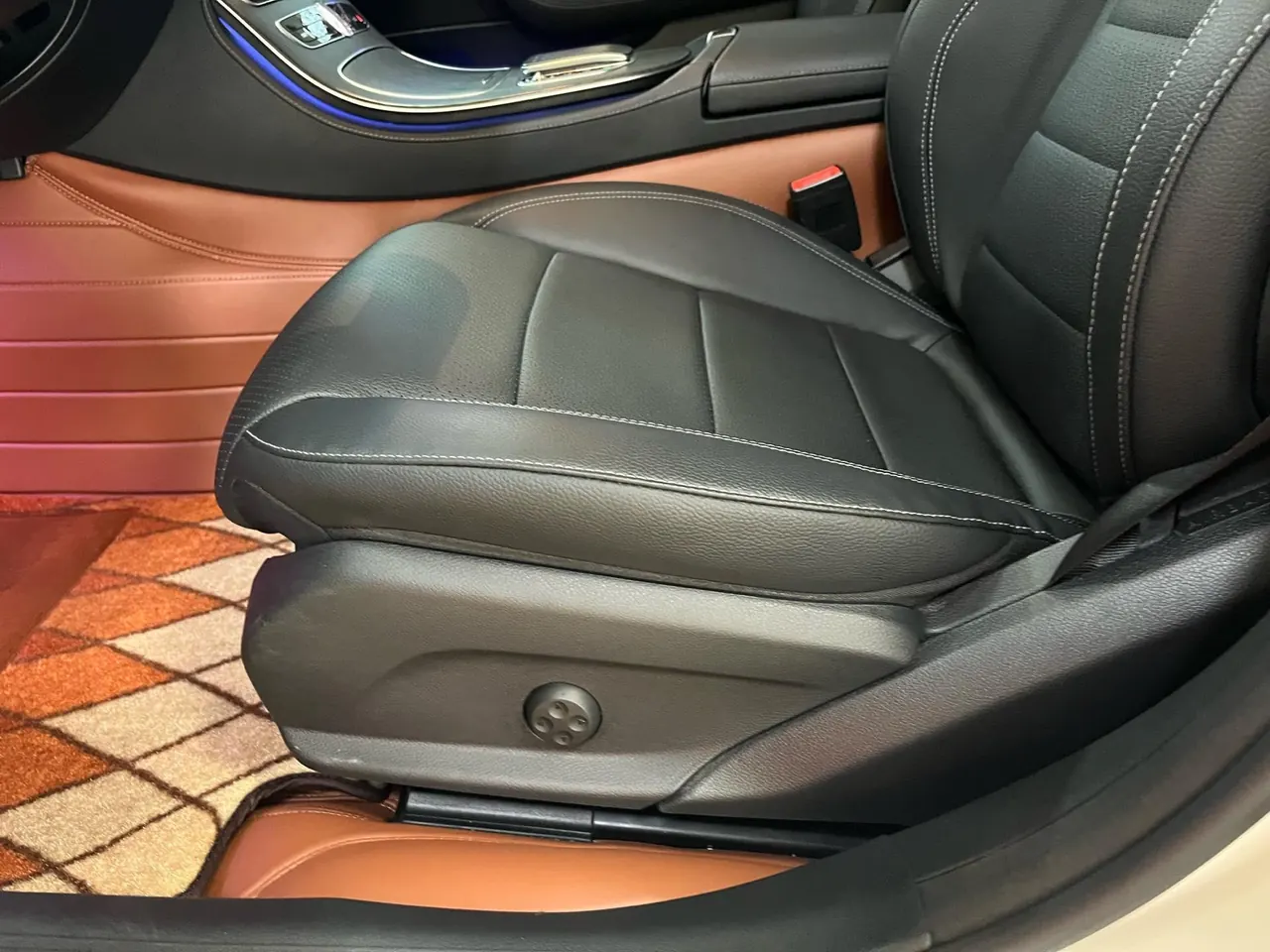 Mercedes Benz E-Class 2020 E 300 L 2.0T Sports Fashion Automatic Gear 8