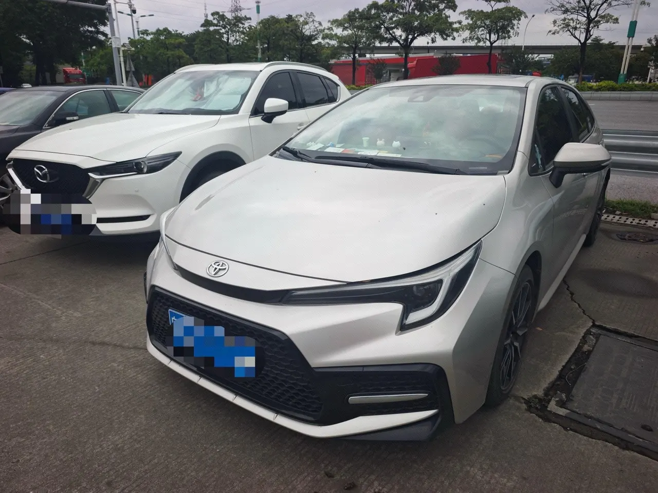 Open image lightbox: Toyota 2023 Lei Ling 1.2T Stepless 185T Sports Edition Automatic Gear