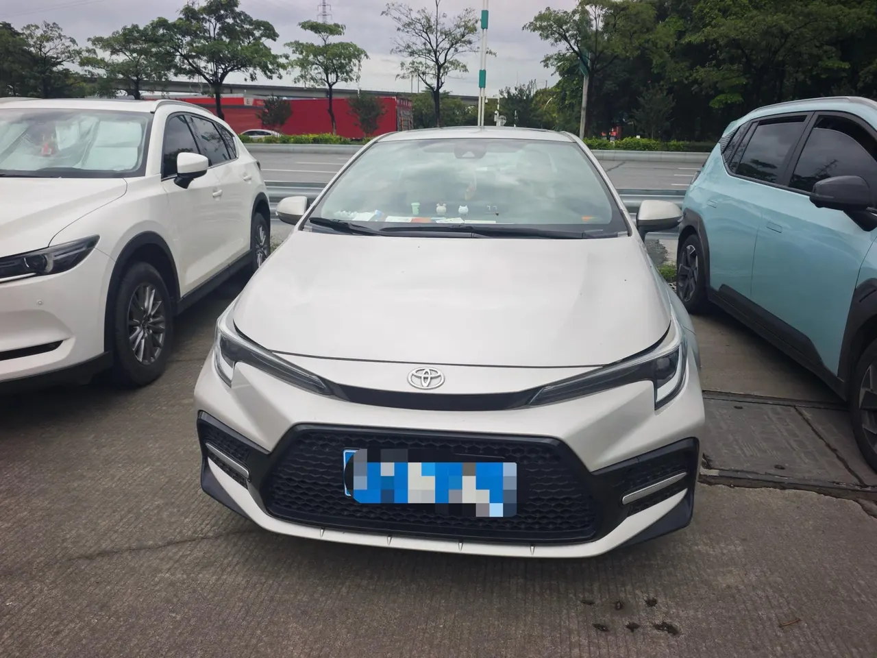 Toyota 2023 Lei Ling 1.2T Stepless 185T Sports Edition Automatic Gear 2