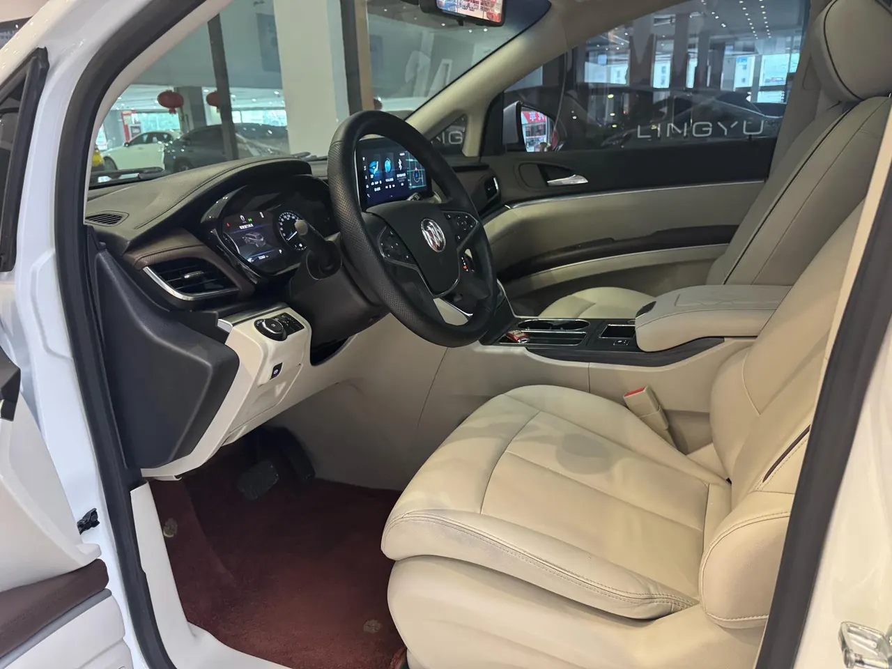 Buick 2021 GL8 Land Business Class 2.0T 652T Premium Automatic Gear 10