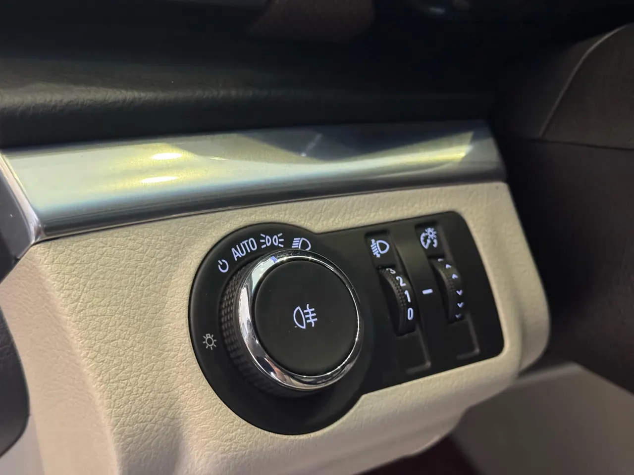 Buick 2021 GL8 Land Business Class 2.0T 652T Premium Automatic Gear 18