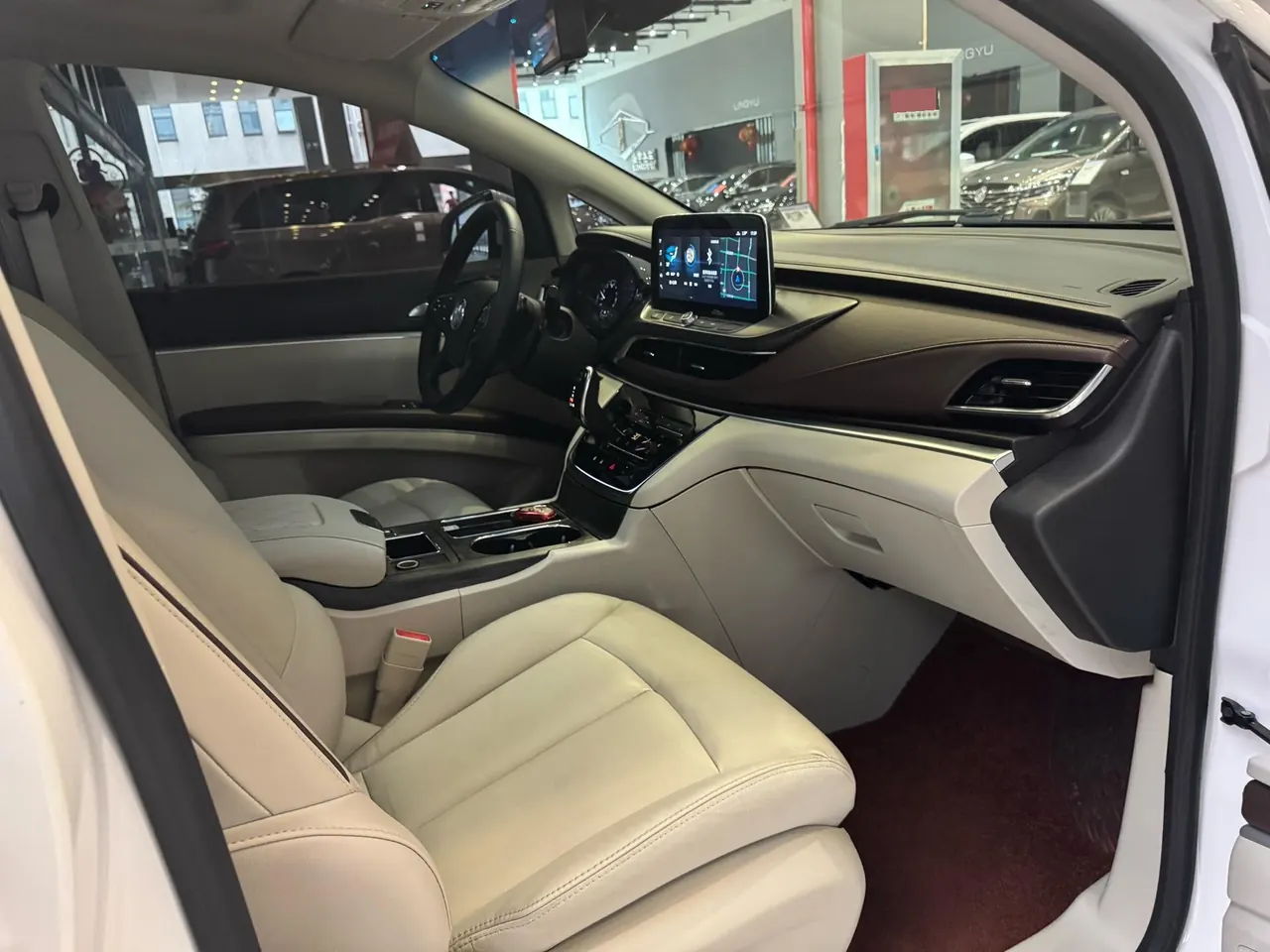 Buick 2021 GL8 Land Business Class 2.0T 652T Premium Automatic Gear 8