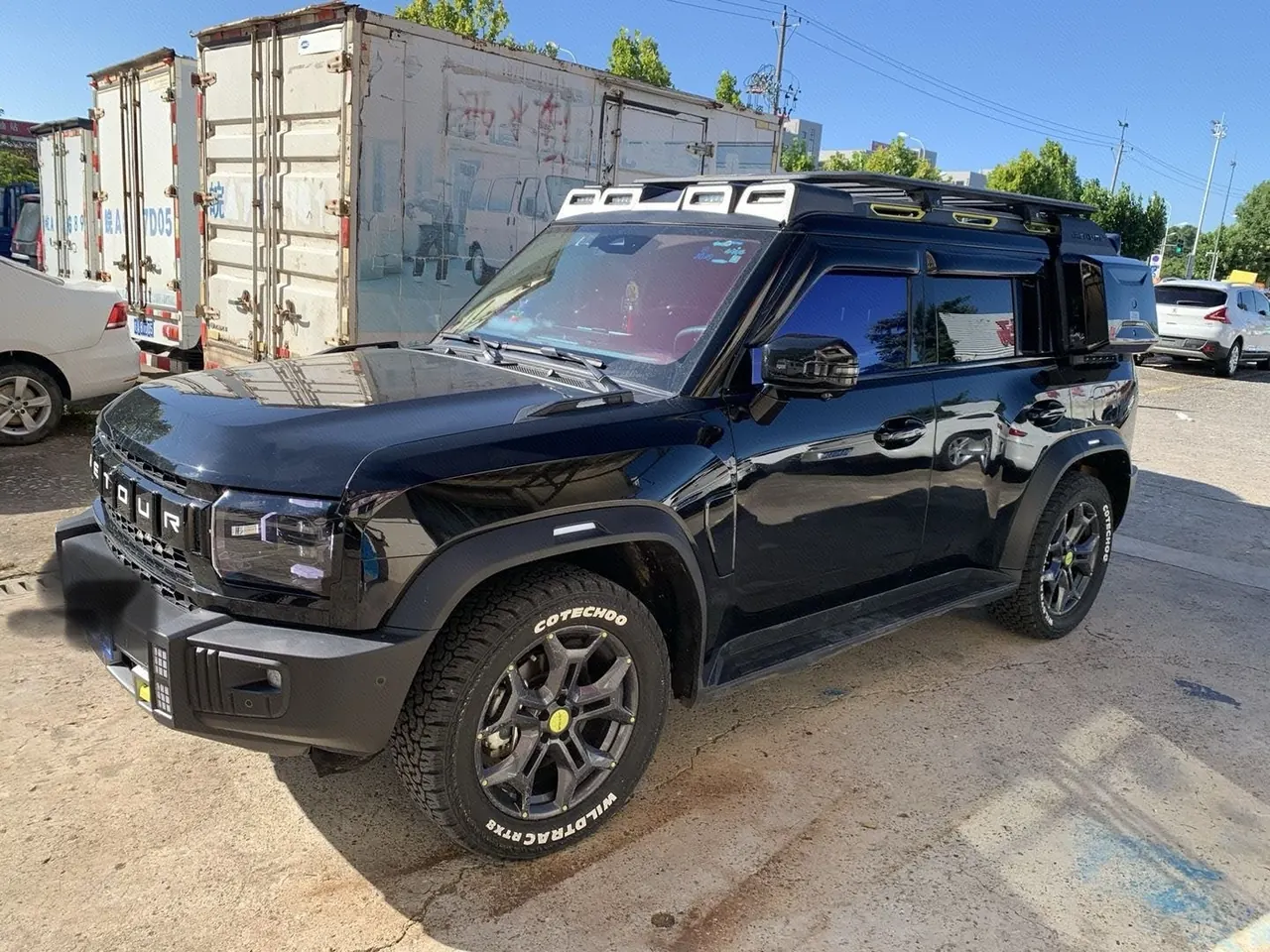 Open image lightbox: Jetour 2023 Traveler 2.0T 4WD Crossing PRO Automatic Gear