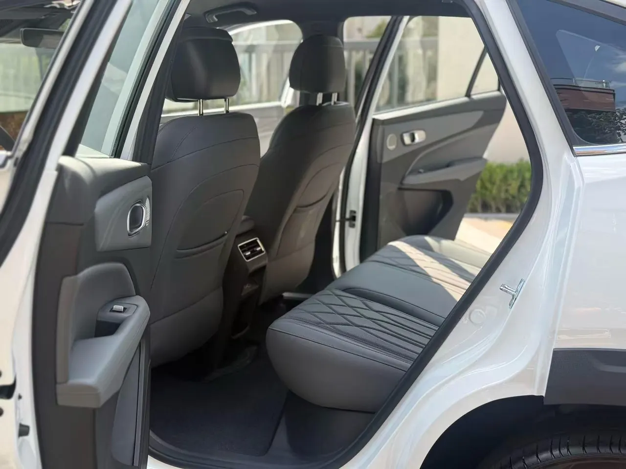 Geely 2026 Boyue REV 220km Long Endurance Platinum Extended Range Smart Edition Automatic Gear 7