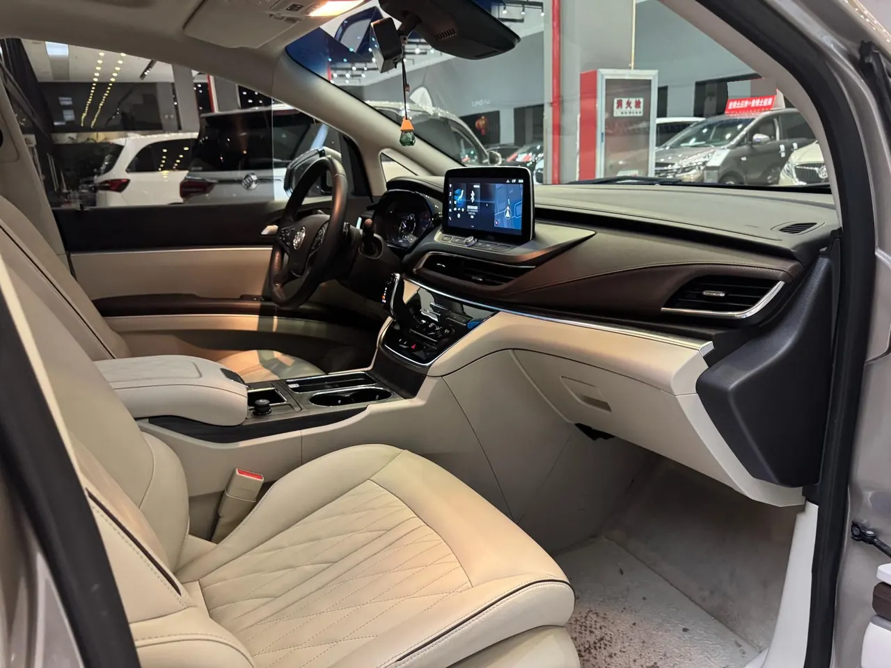 Buick 2021 GL8 Land Business Class 2.0T 652T Smart Honorable Automatic Gear 10