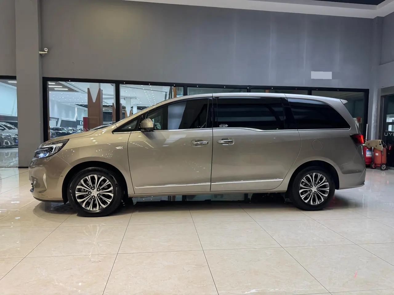 Buick 2021 GL8 Land Business Class 2.0T 652T Smart Honorable Automatic Gear 7