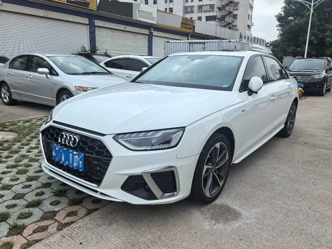 Open image lightbox: Audi 2021 A4L 2.0TFSI 40TFSI into the life version of the automatic gear