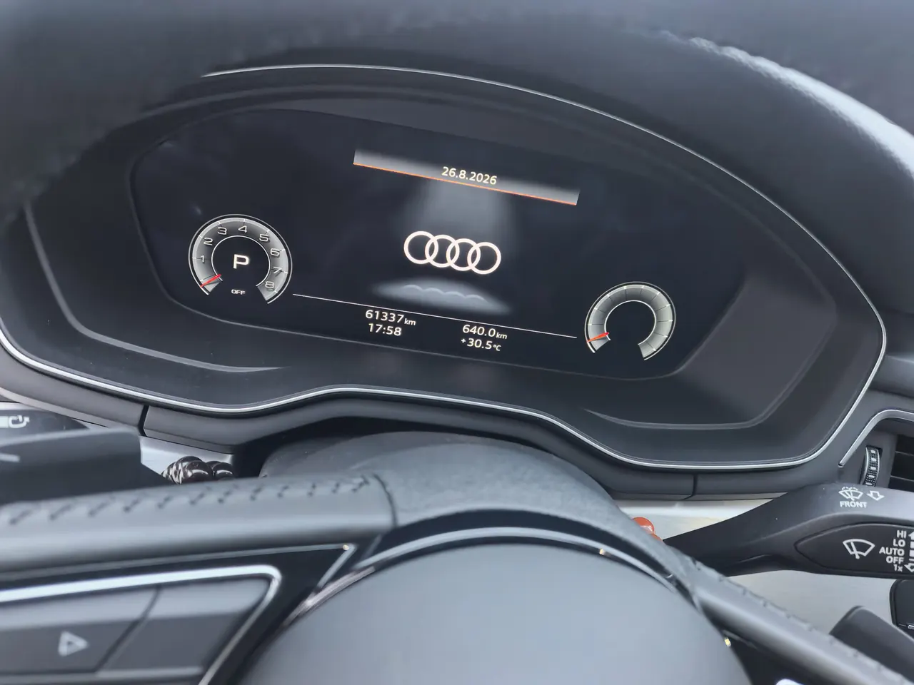 Audi 2021 A4L 2.0TFSI 40TFSI into the life version of the automatic gear 5