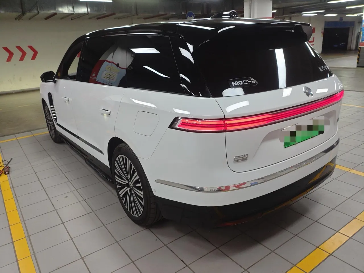 NIO 2026 ES 9 102kWh Administrative Island Signature Edition Automatic Gear 5