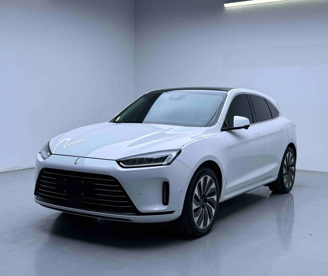 Open image lightbox: AITO 2022 AITO M5 1.5T Four-wheel Drive to Achieve Automatic Gear