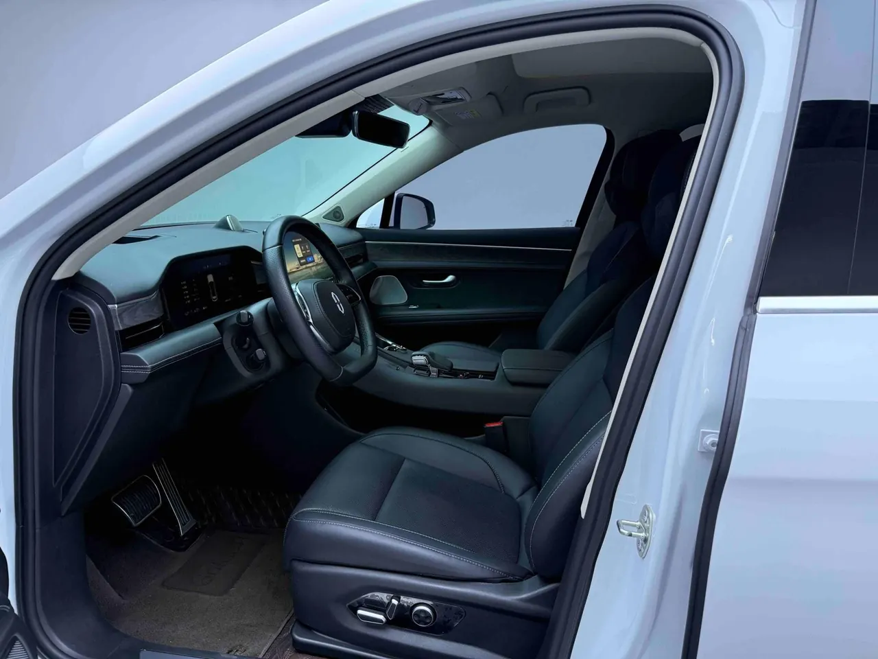 AITO 2022 AITO M5 1.5T Four-wheel Drive to Achieve Automatic Gear 5