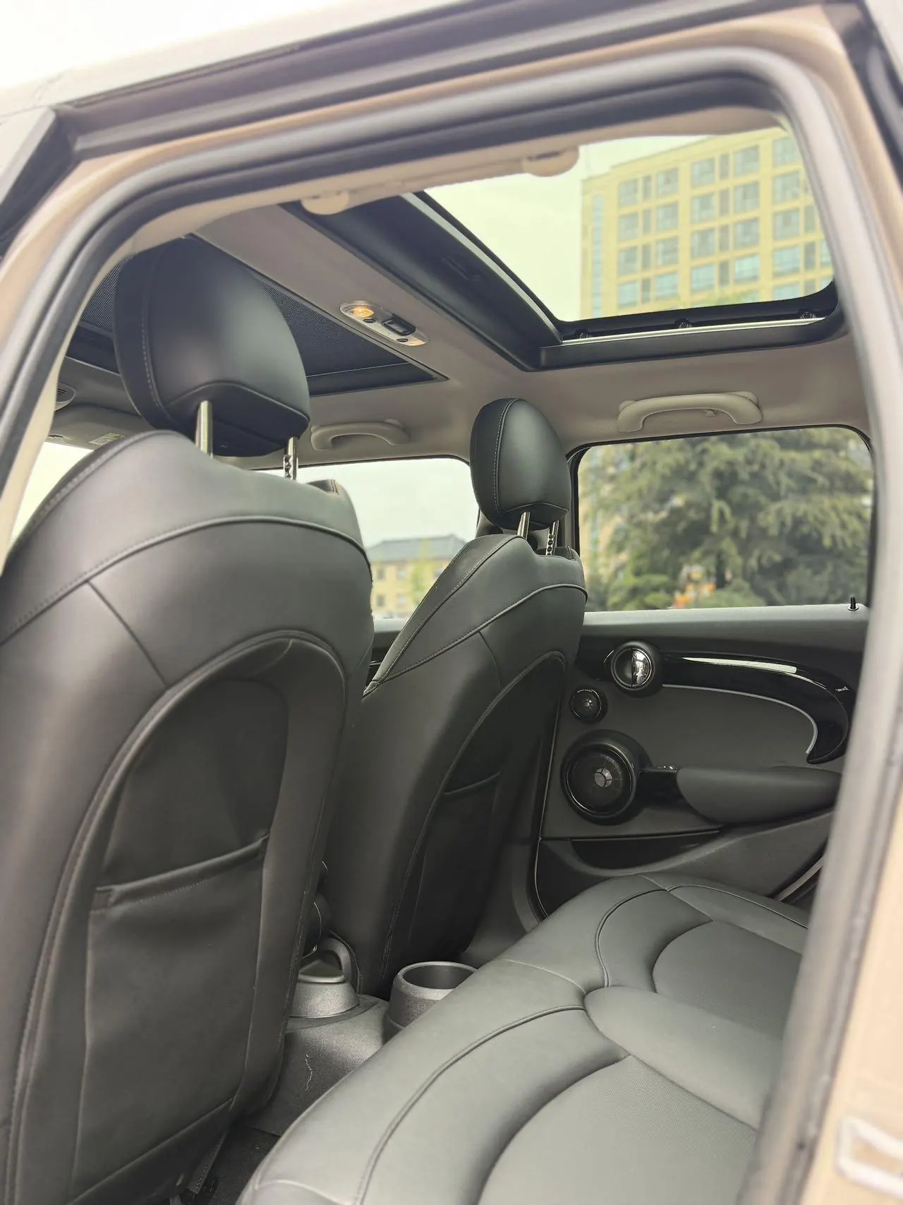 MINI Mini 5-Door (Imported) 2023 Mini Cooper 1.5T Artist Automatic Gear 8
