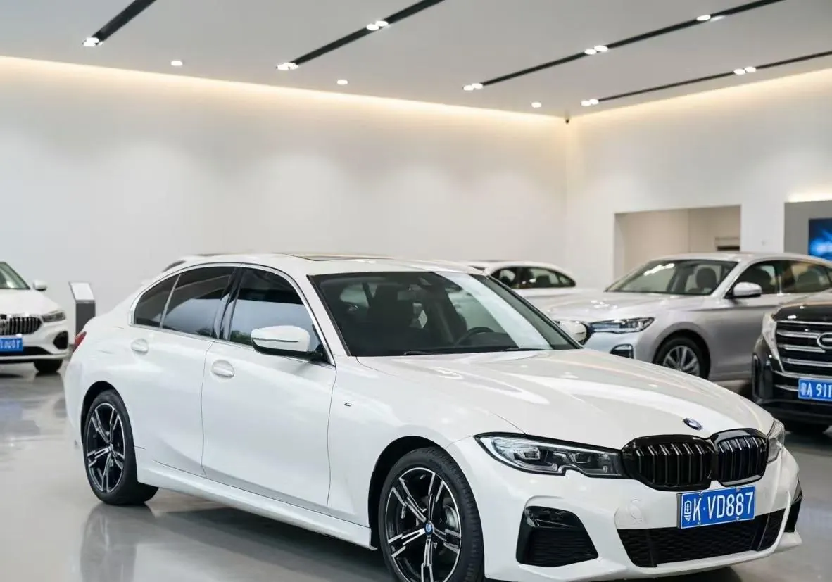 BMW 3 Series 2022 325i 2.0T M Sports Suit Automatic Gear 3