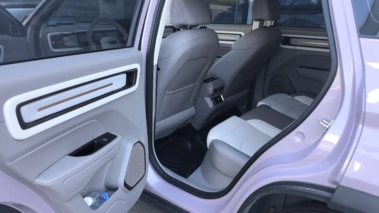 Geely 2026 model Icon 1.5TD Chocolate Elegant Edition, automatic transmission 4