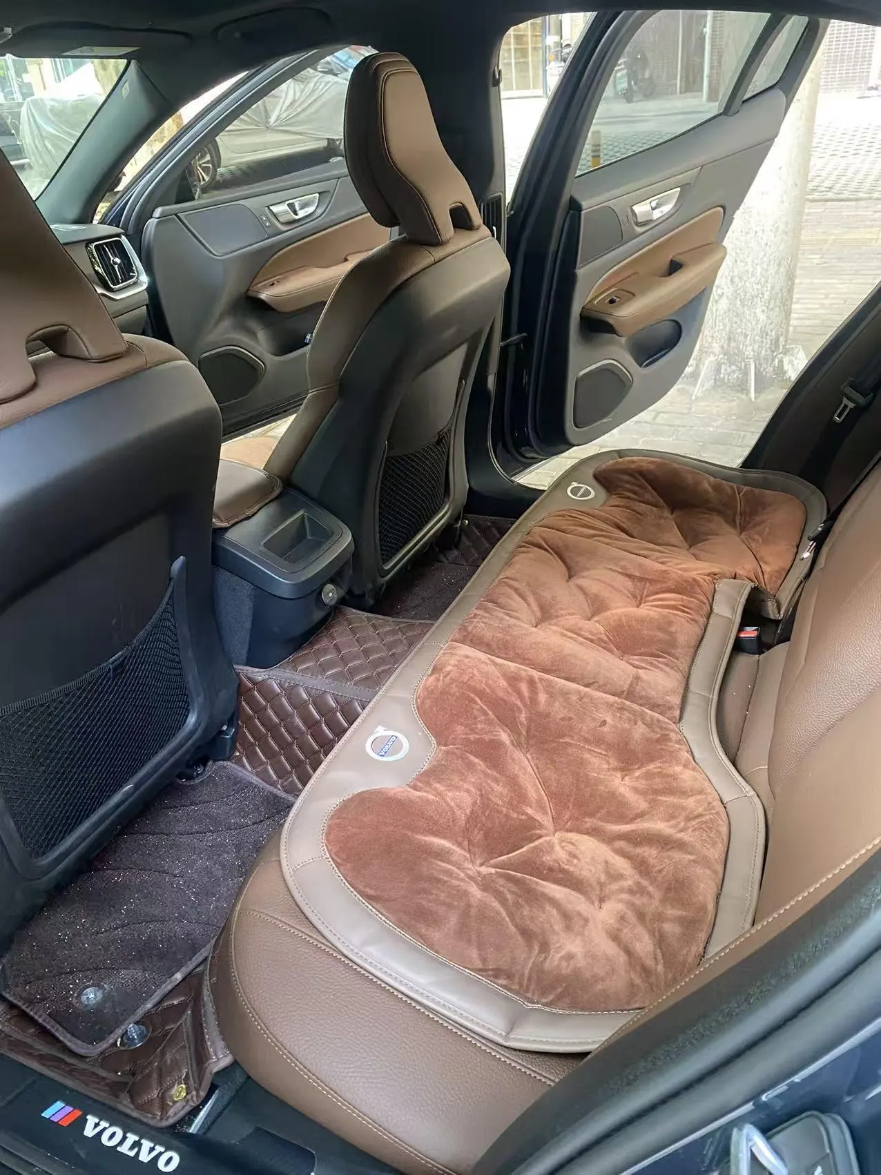 Volvo 2026 S60 48V 2.0T B4 Zhiyi Deluxe Edition Automatic Gear 2