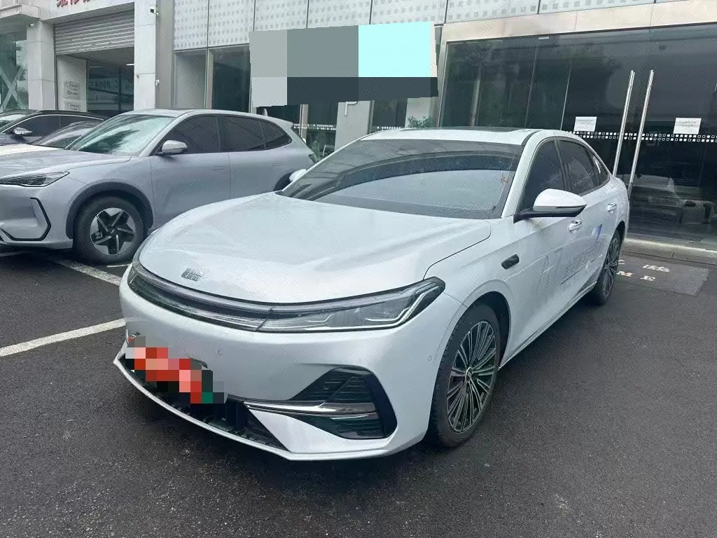 Open image lightbox: Geely Galaxy 2026 A7 EM-i 1.5 235km Starship Edition Automatic Gear