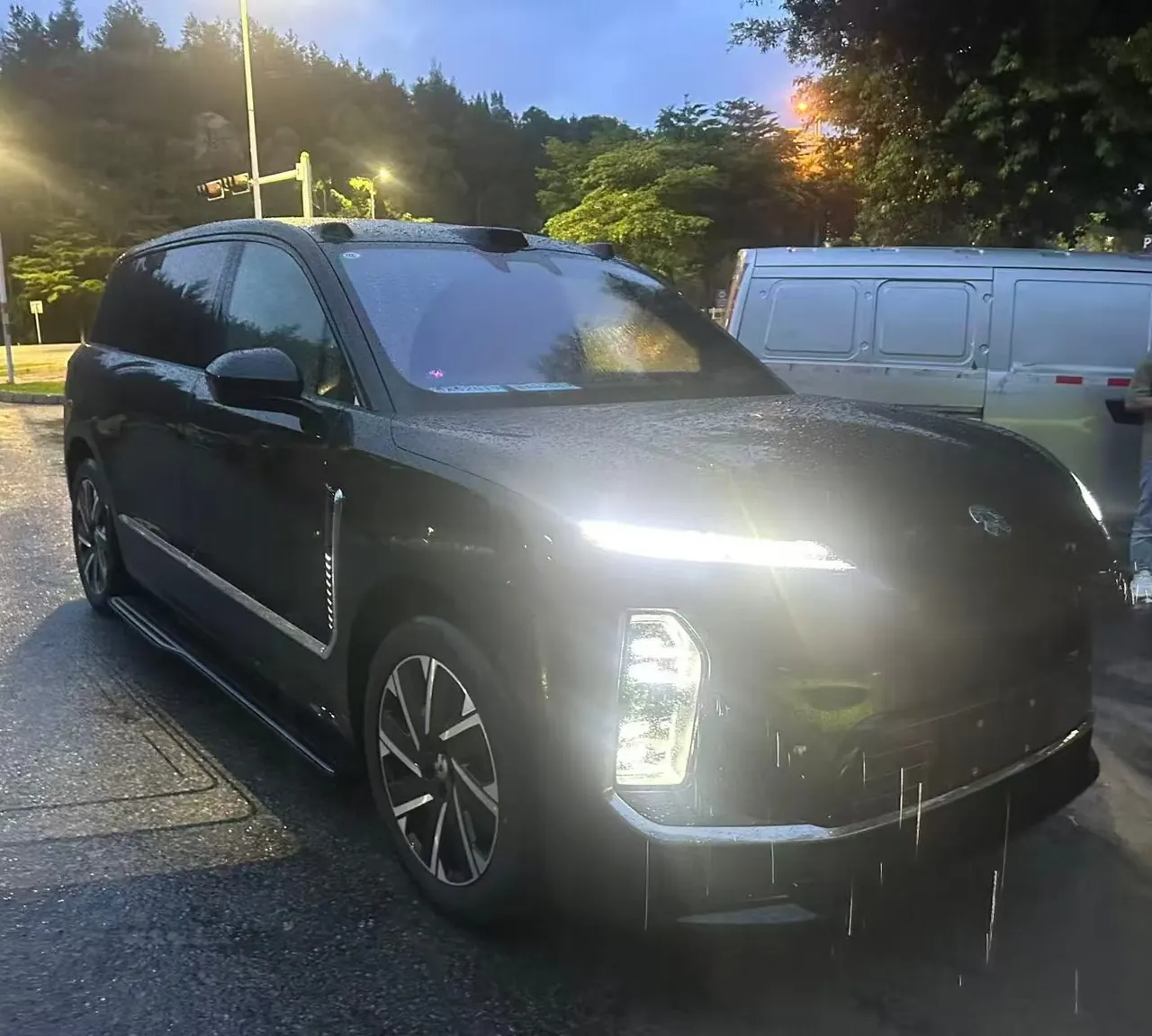 NIO 2026 ES 9 102kWh Executive Island Deluxe Automatic Gear 2