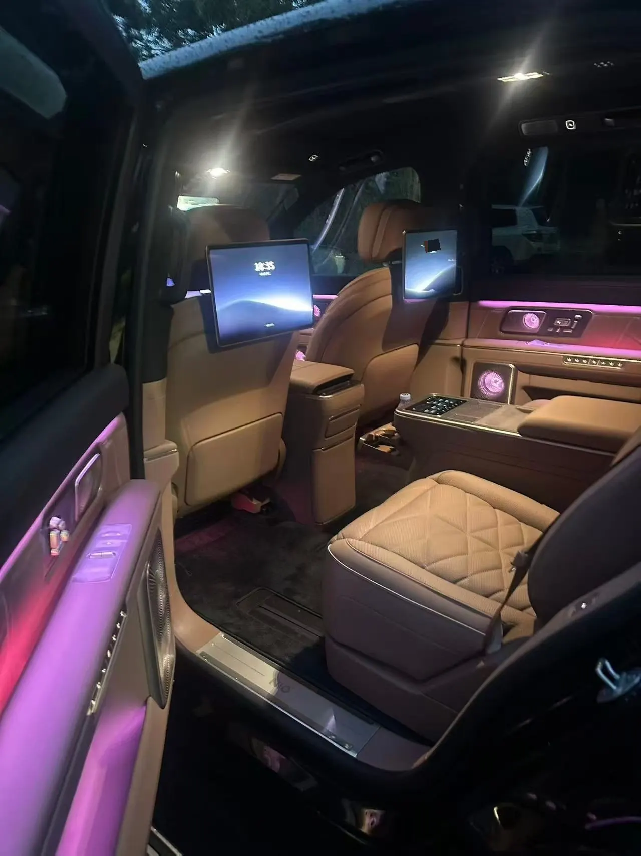 NIO 2026 ES 9 102kWh Executive Island Deluxe Automatic Gear 4